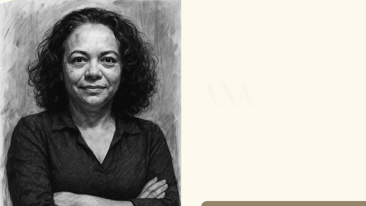 Frame do filme Ana Maria — mulher negra em primeiro plano com expressão serena